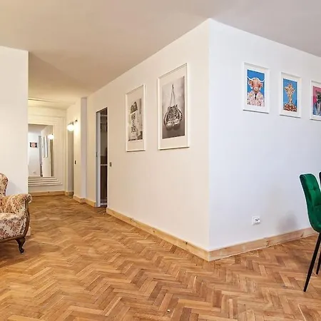 Amazing View From Double Apt For Group Of 4-8 People Daire Varşova