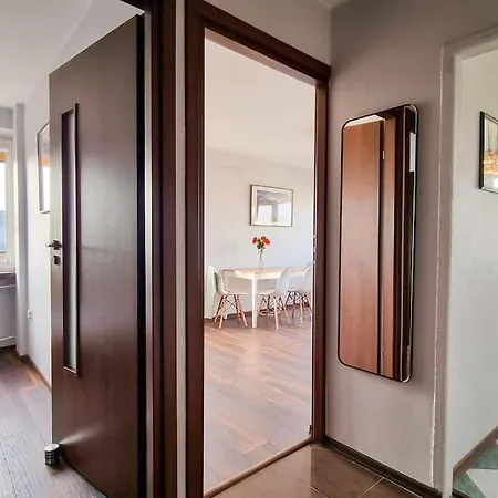 Amazing View From Double Apt For Group Of 4-8 People
